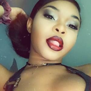 Meet your Posher, Farrah